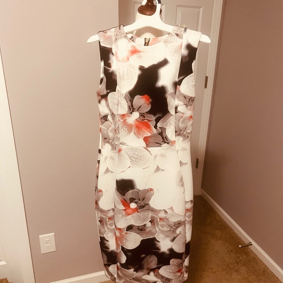 Calvin Klein Dresses & Skirts - Calvin Klein Sleeveless Orchid Floral Sheath Dress - Size 2